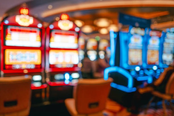 queentoto app showing live football markets and casino games